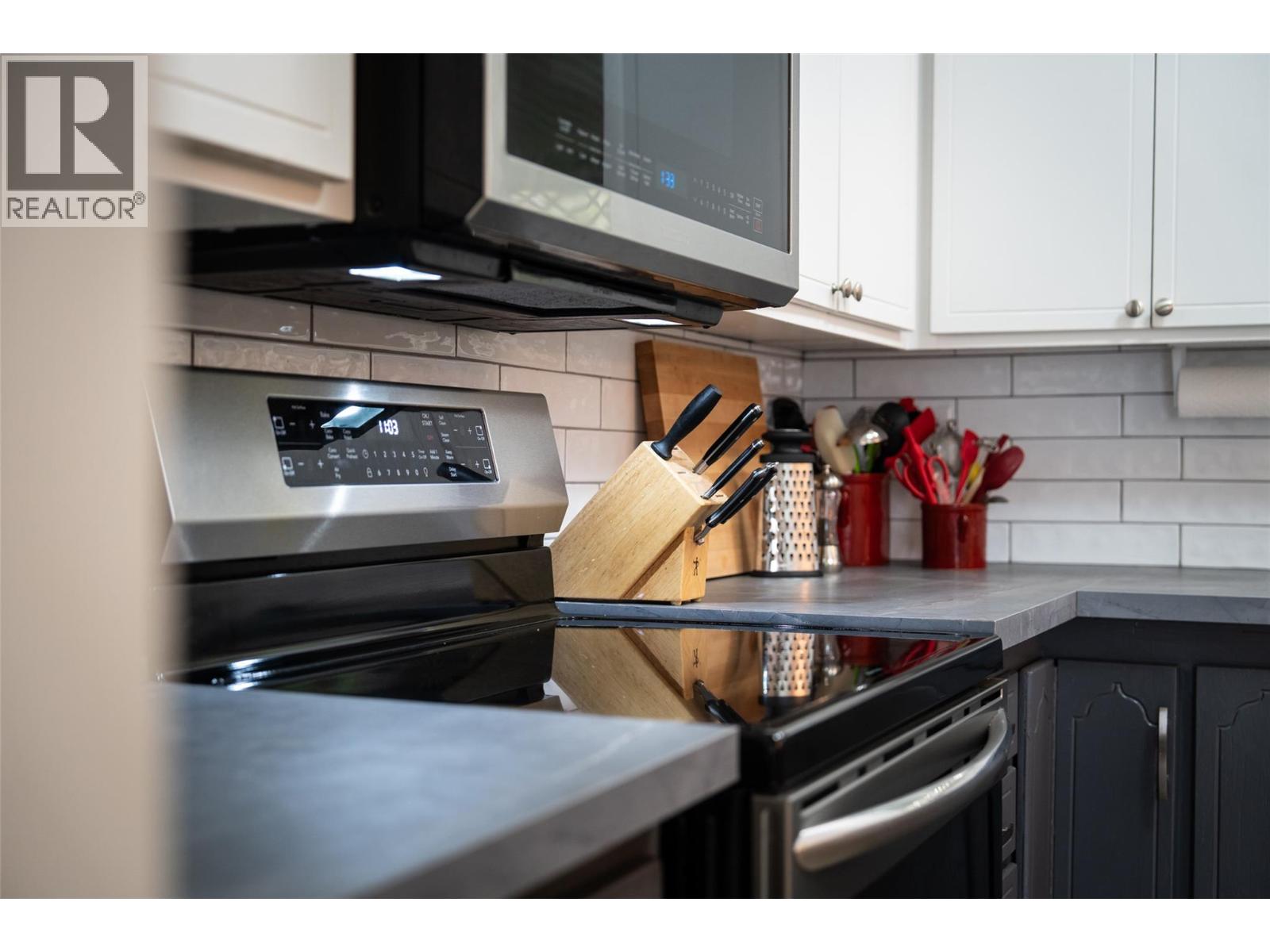 1819 Dallas Road, Revelstoke