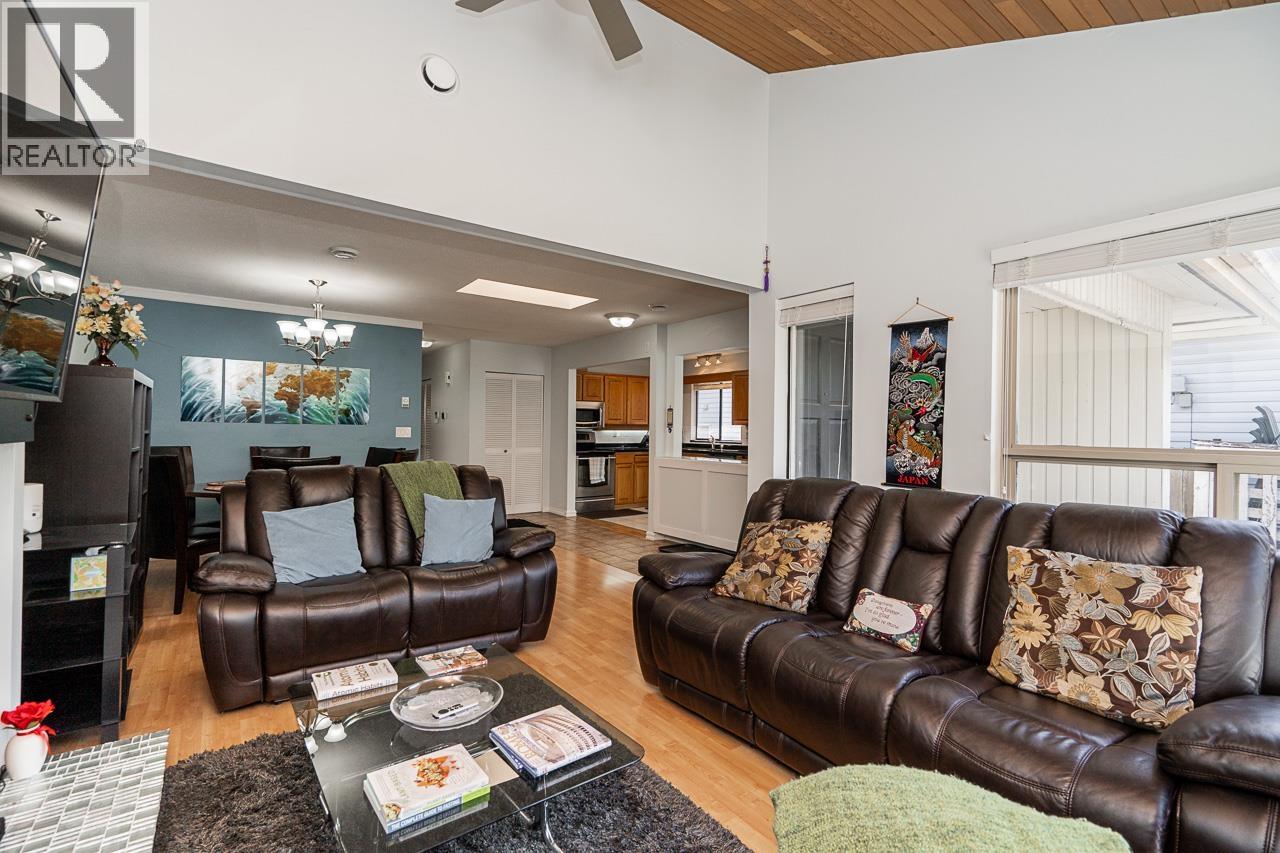 6094 WALKER AVENUE, Burnaby