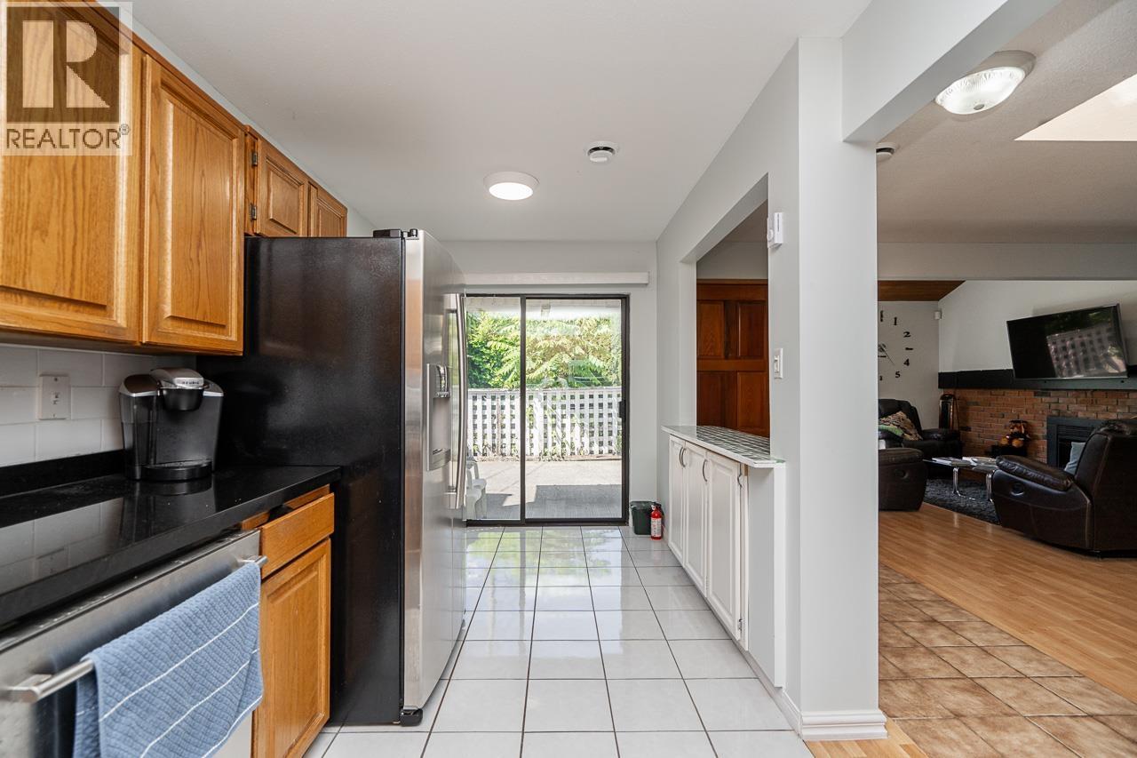 6094 WALKER AVENUE, Burnaby