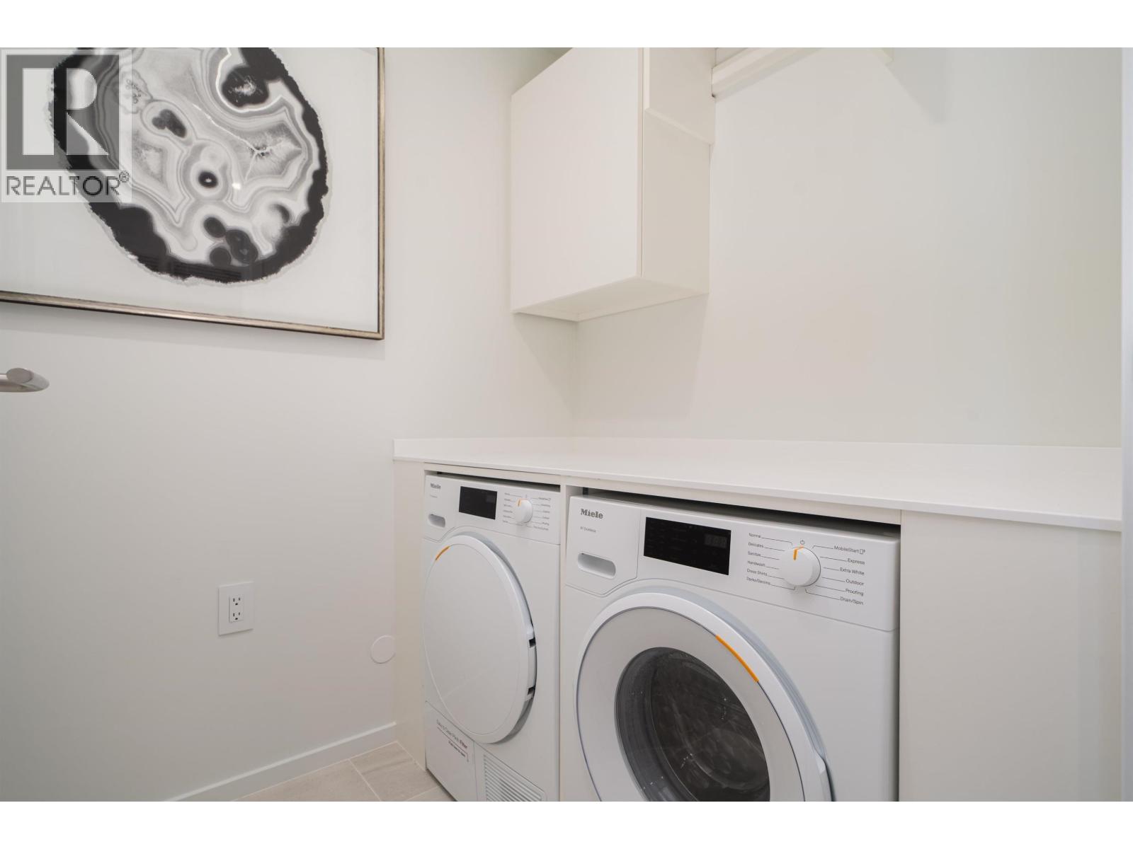 3403 1568 ALBERNI STREET, Vancouver