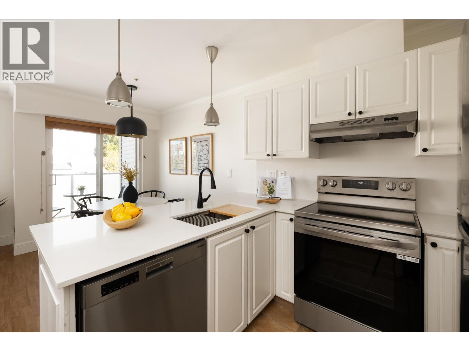 303 788 8TH AVENUE, Vancouver