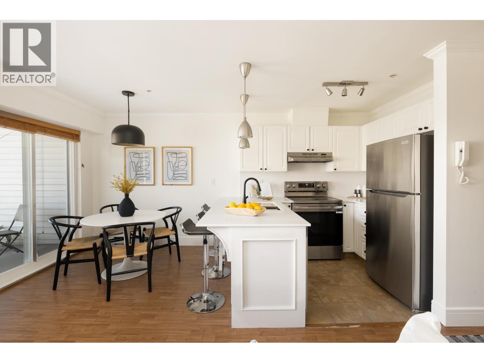303 788 8TH AVENUE, Vancouver