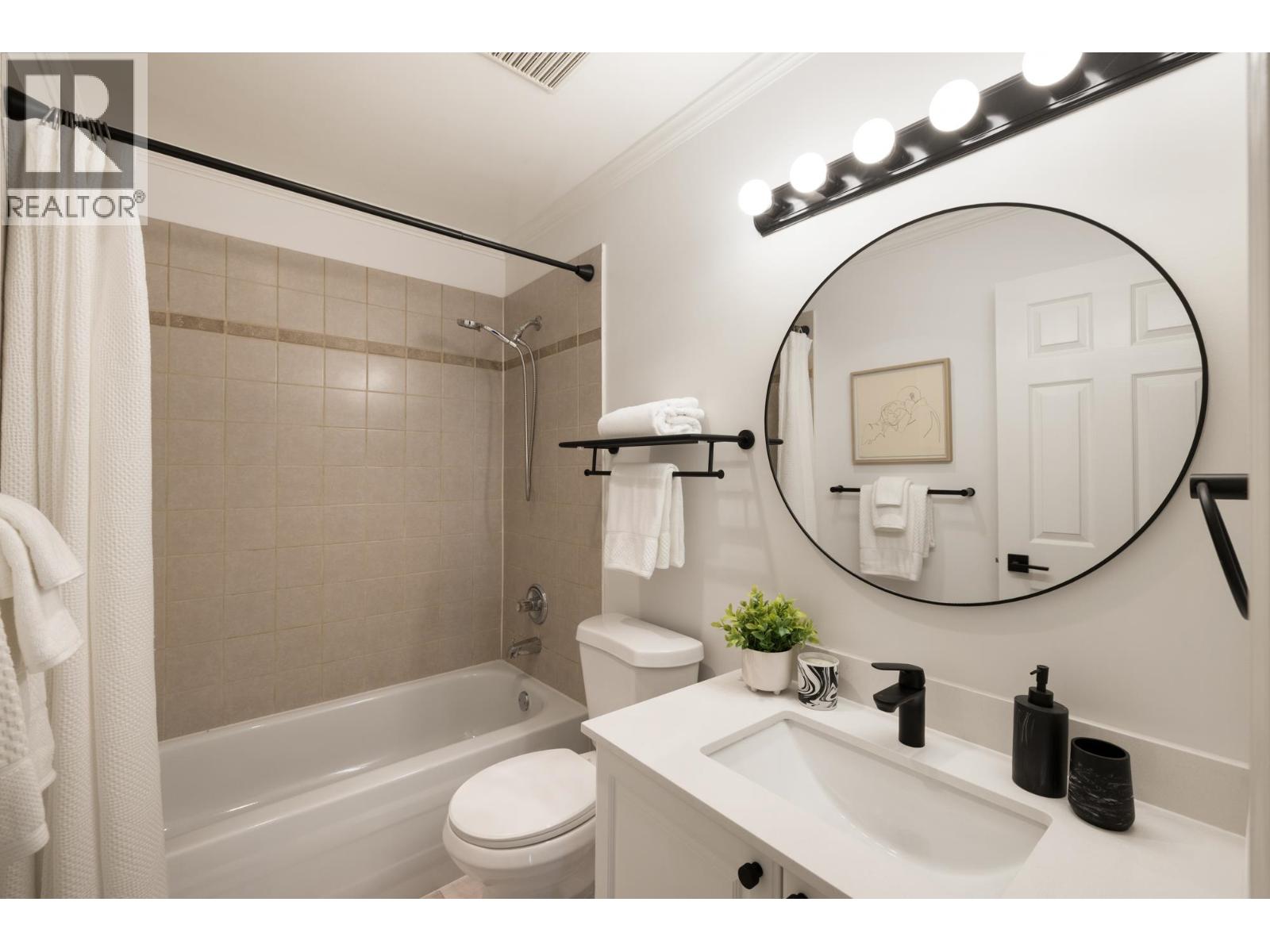 303 788 8TH AVENUE, Vancouver