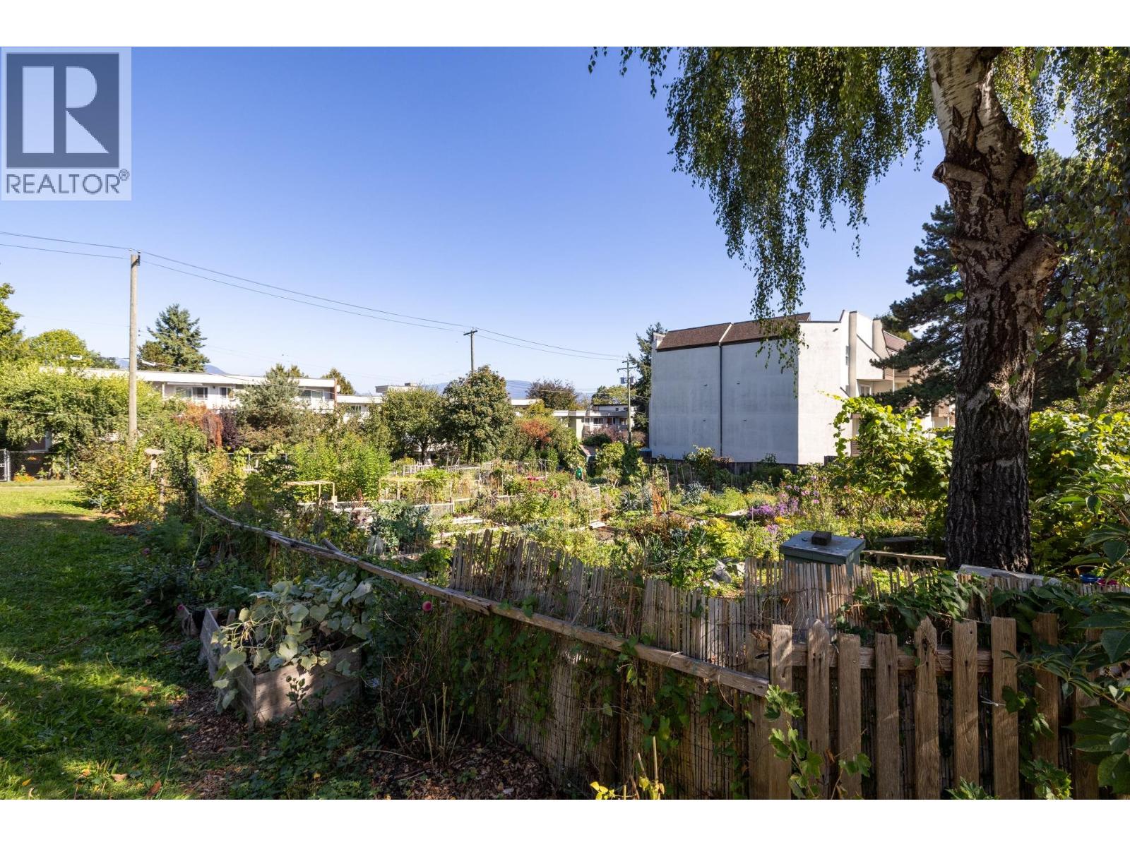 303 788 8TH AVENUE, Vancouver