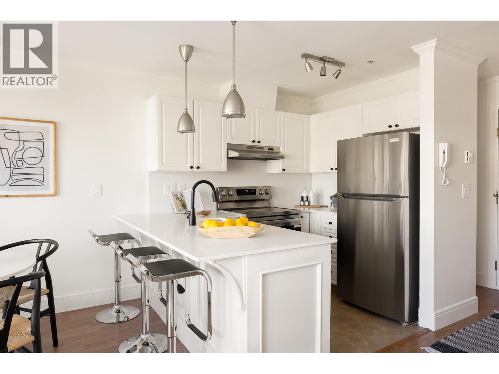 303 788 8TH AVENUE, Vancouver