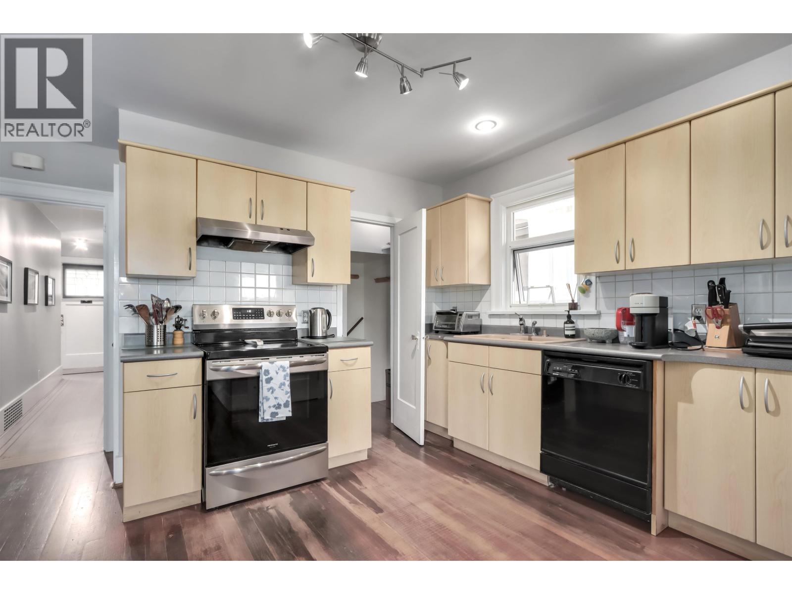 4529 W 8TH AVENUE, Vancouver
