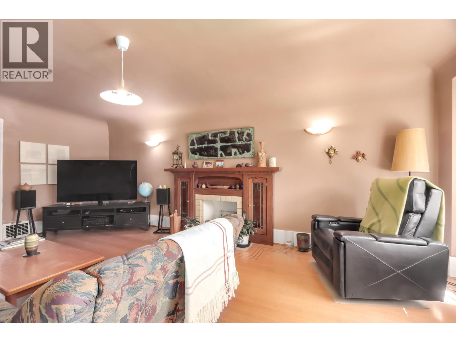 4529 W 8TH AVENUE, Vancouver