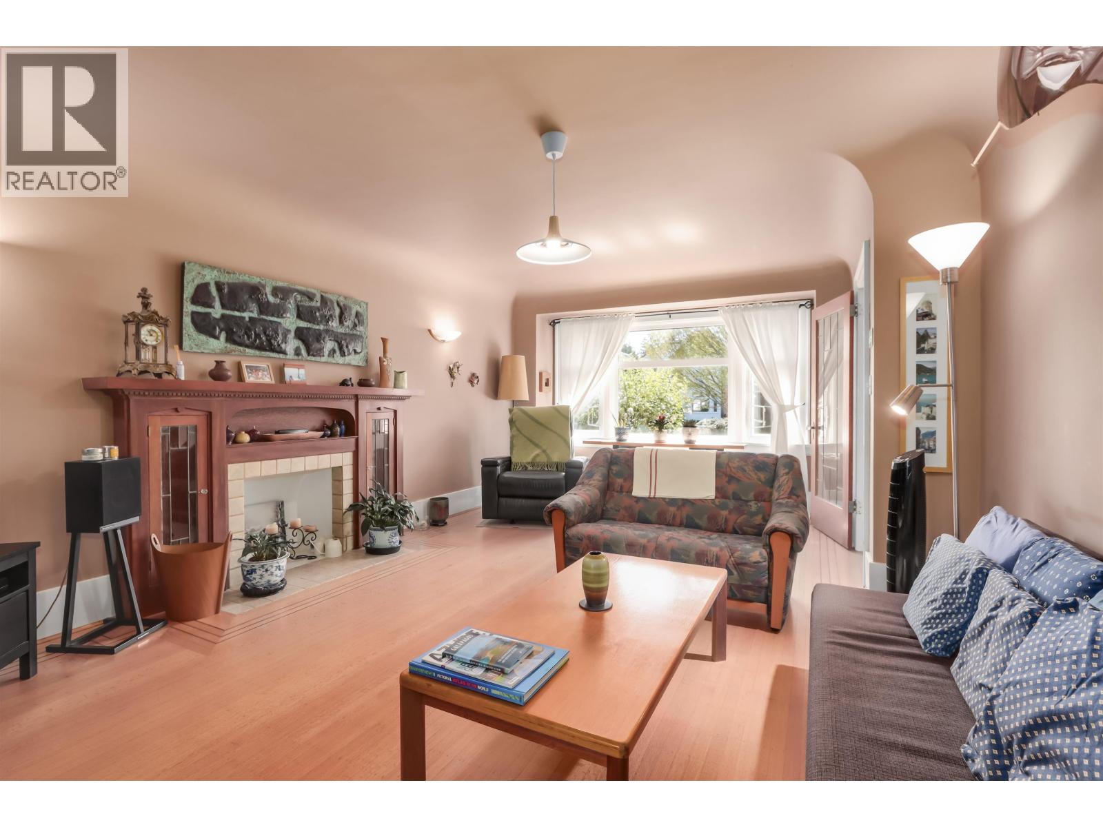 4529 W 8TH AVENUE, Vancouver