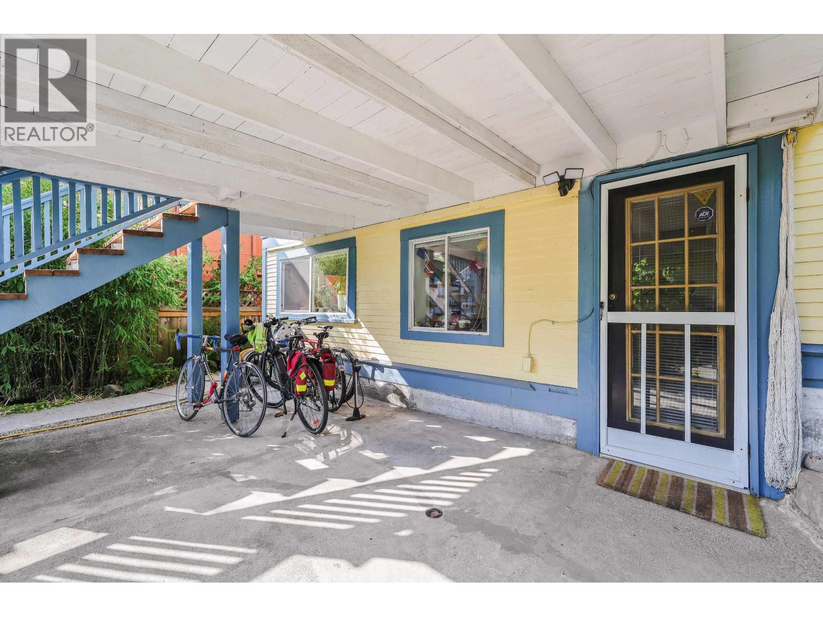 2274 E 7TH AVENUE, Vancouver