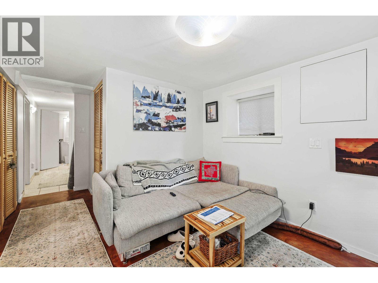 2274 E 7TH AVENUE, Vancouver