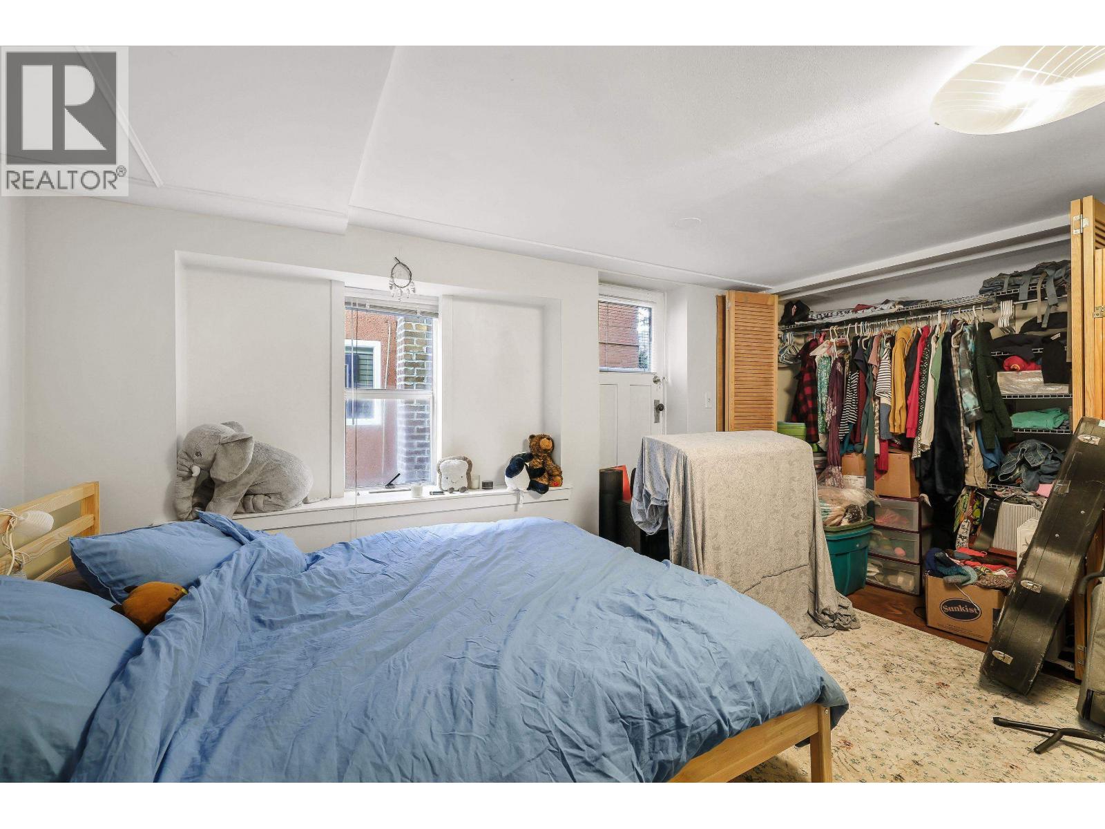 2274 E 7TH AVENUE, Vancouver