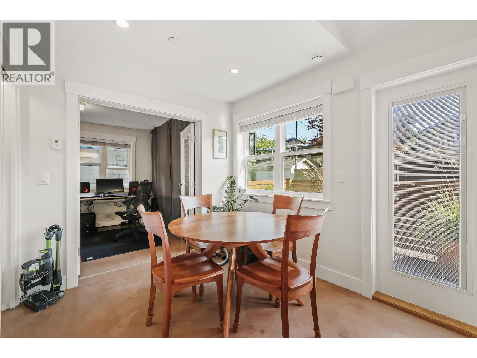 2274 E 7TH AVENUE, Vancouver