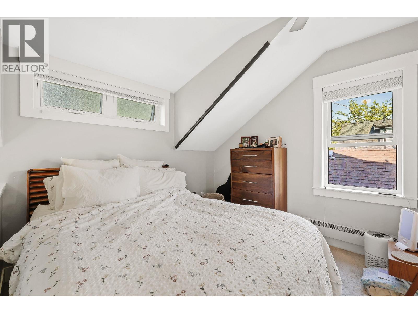 2274 E 7TH AVENUE, Vancouver