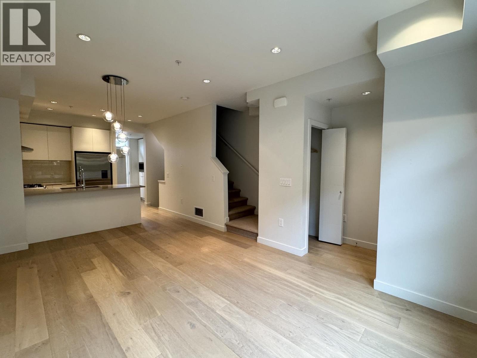 8750 8570 OSLER STREET, Vancouver