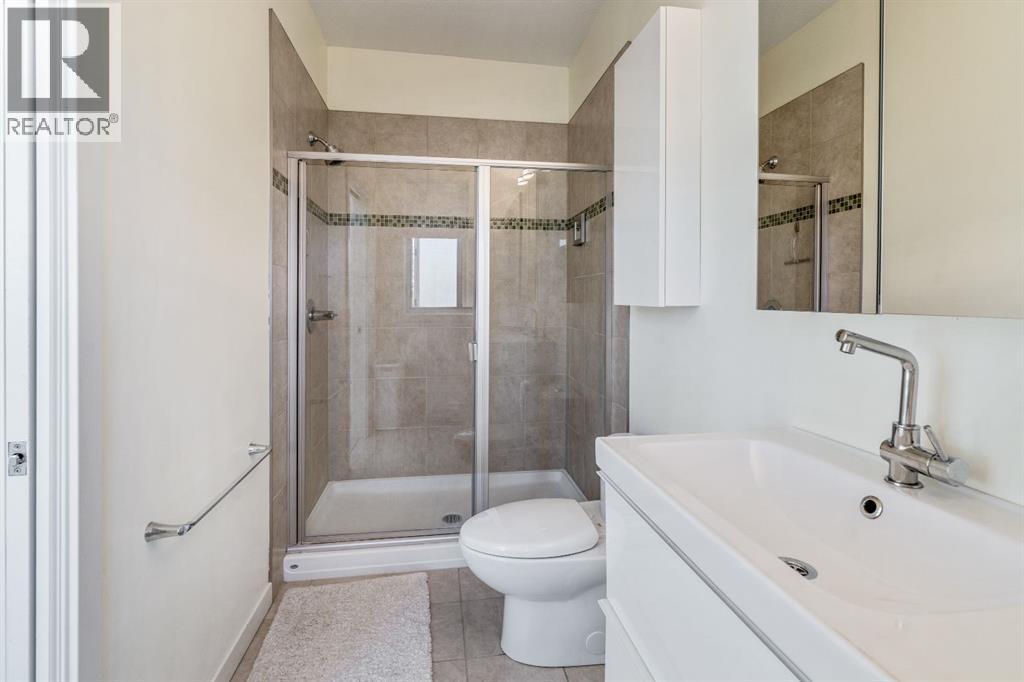 Single Family House 4 Level for Sale in  Sunridge Crescent W Sunridge Lethbridge 
