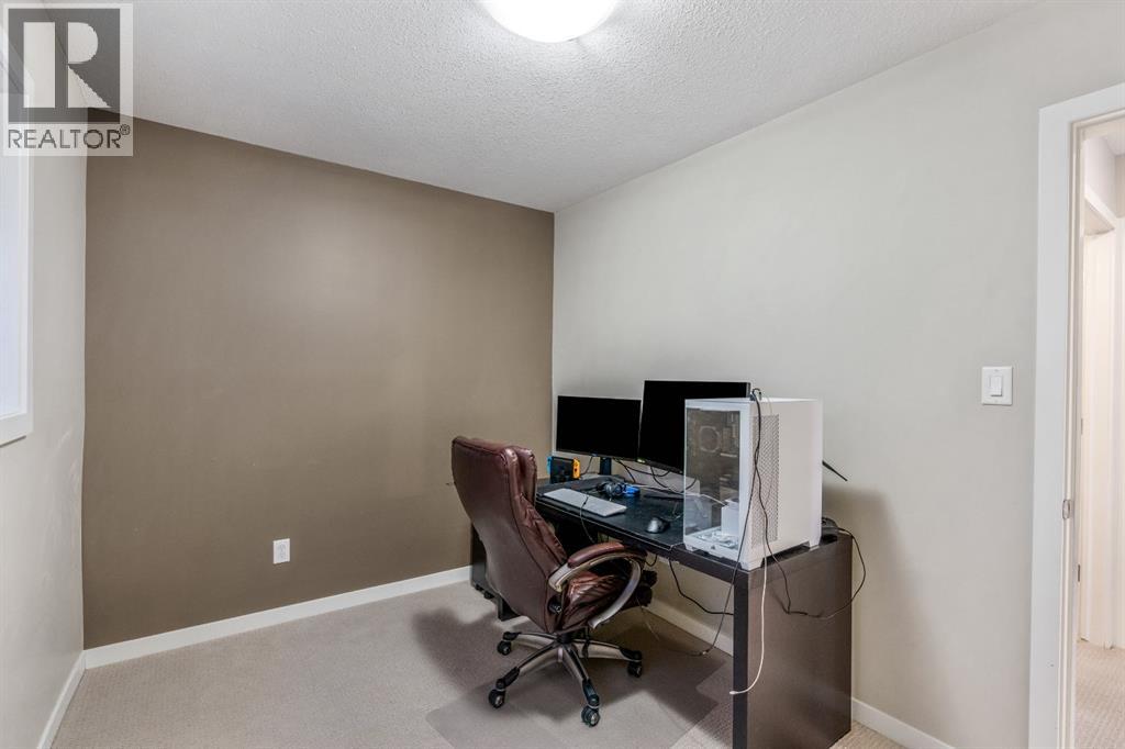 Single Family House 4 Level for Sale in  Sunridge Crescent W Sunridge Lethbridge 