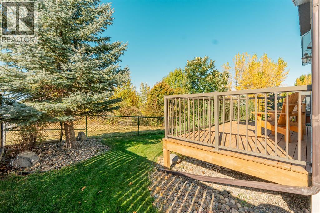 Single Family House 4 Level for Sale in  Sunridge Crescent W Sunridge Lethbridge 