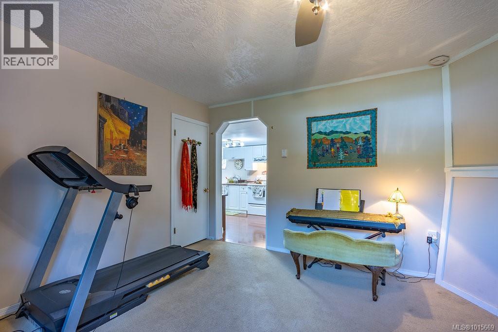  6743 Wendonna Place, Central Saanich