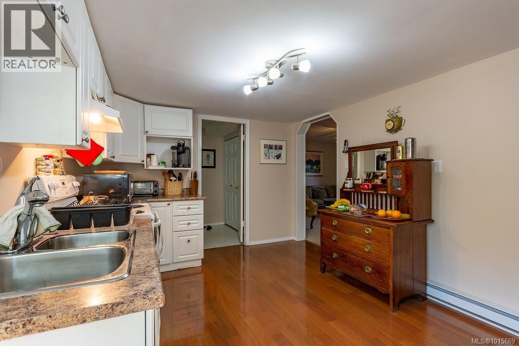  6743 Wendonna Place, Central Saanich