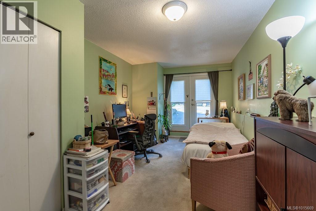  6743 Wendonna Place, Central Saanich