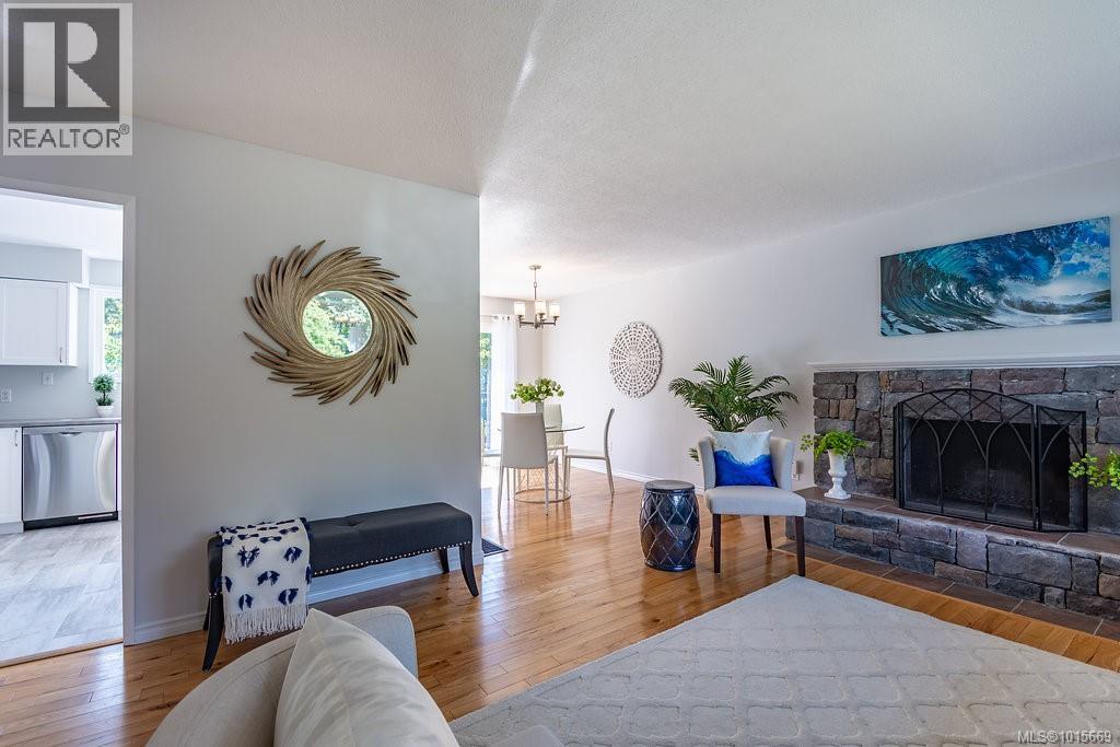 6743 Wendonna Place, Central Saanich