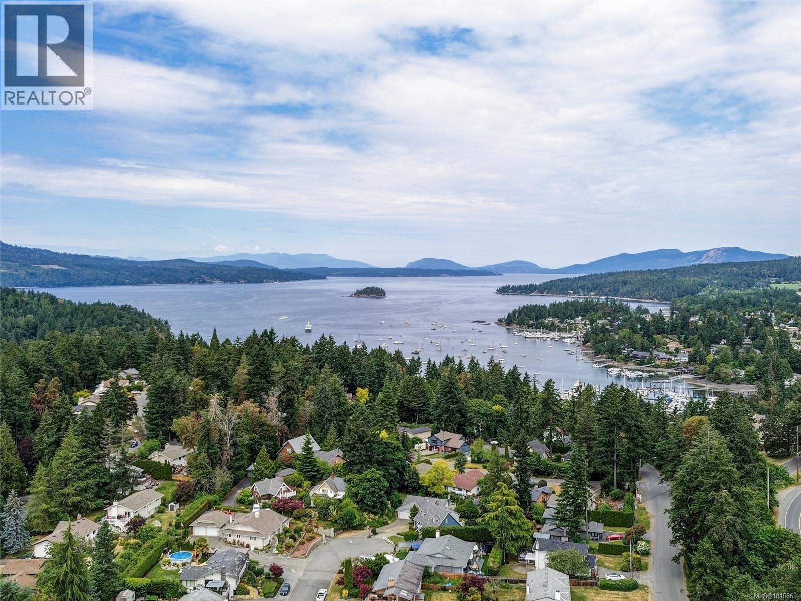  6743 Wendonna Place, Central Saanich