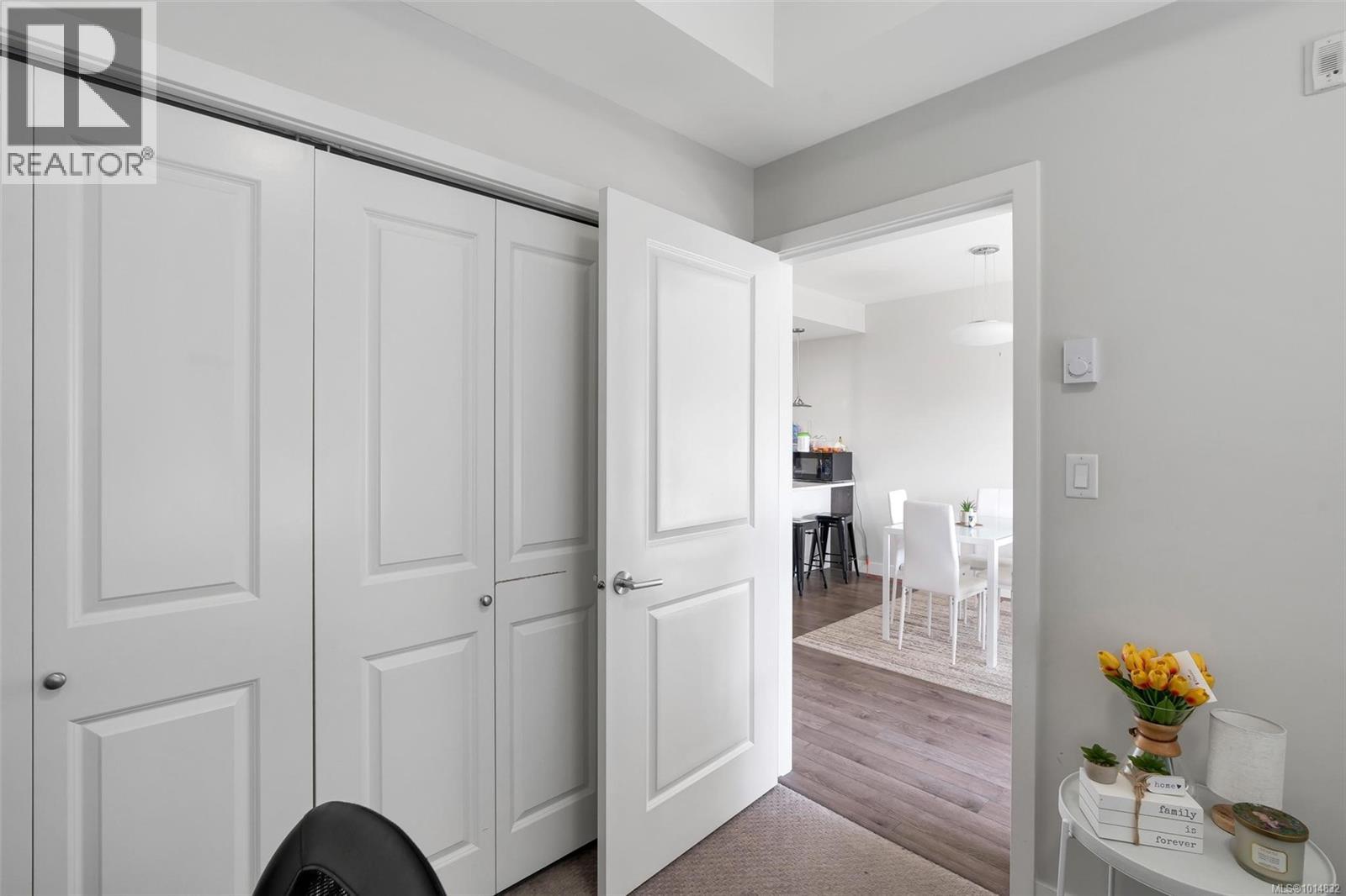 310 1000 Inverness Road, Saanich