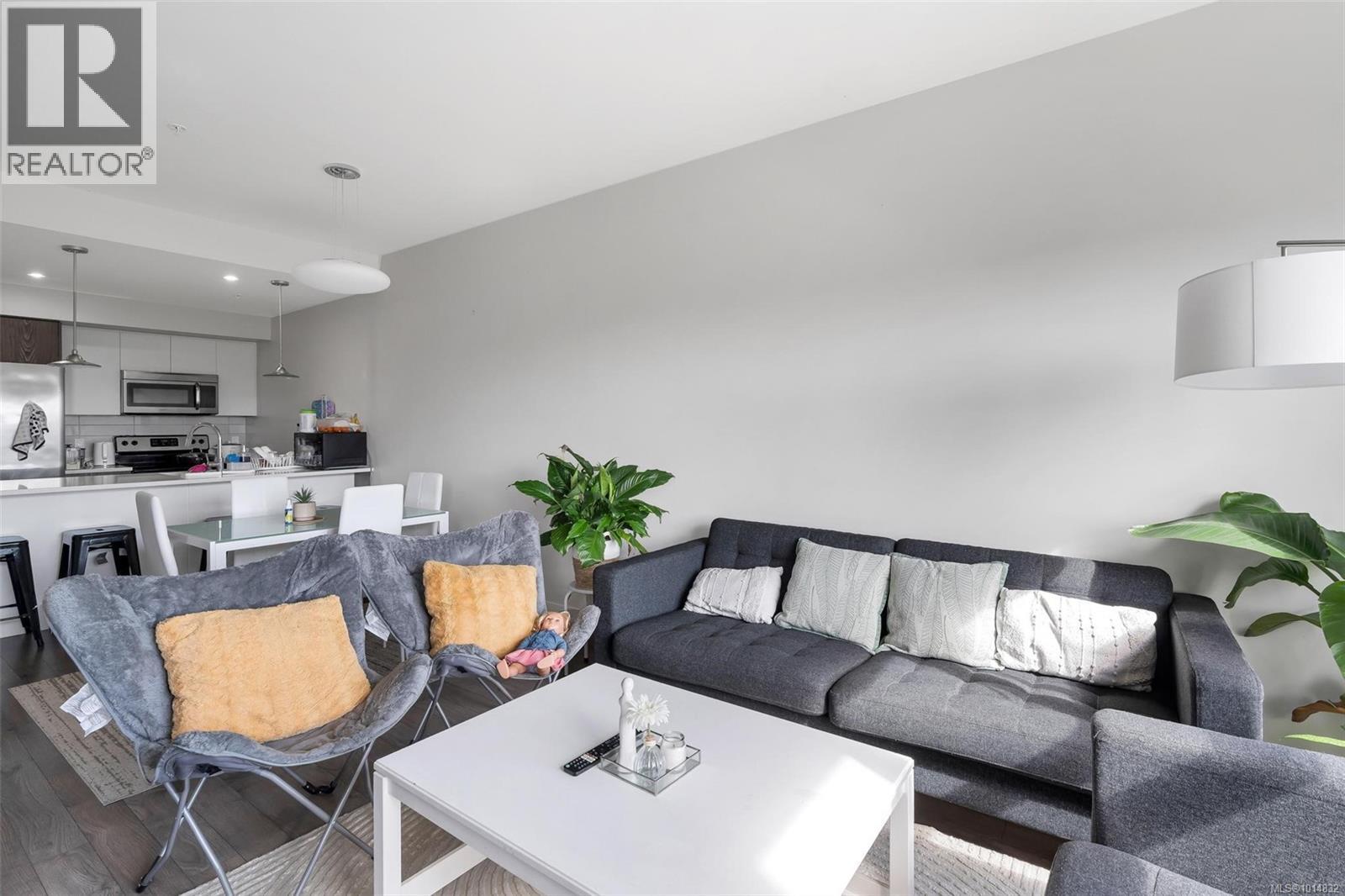 310 1000 Inverness Road, Saanich
