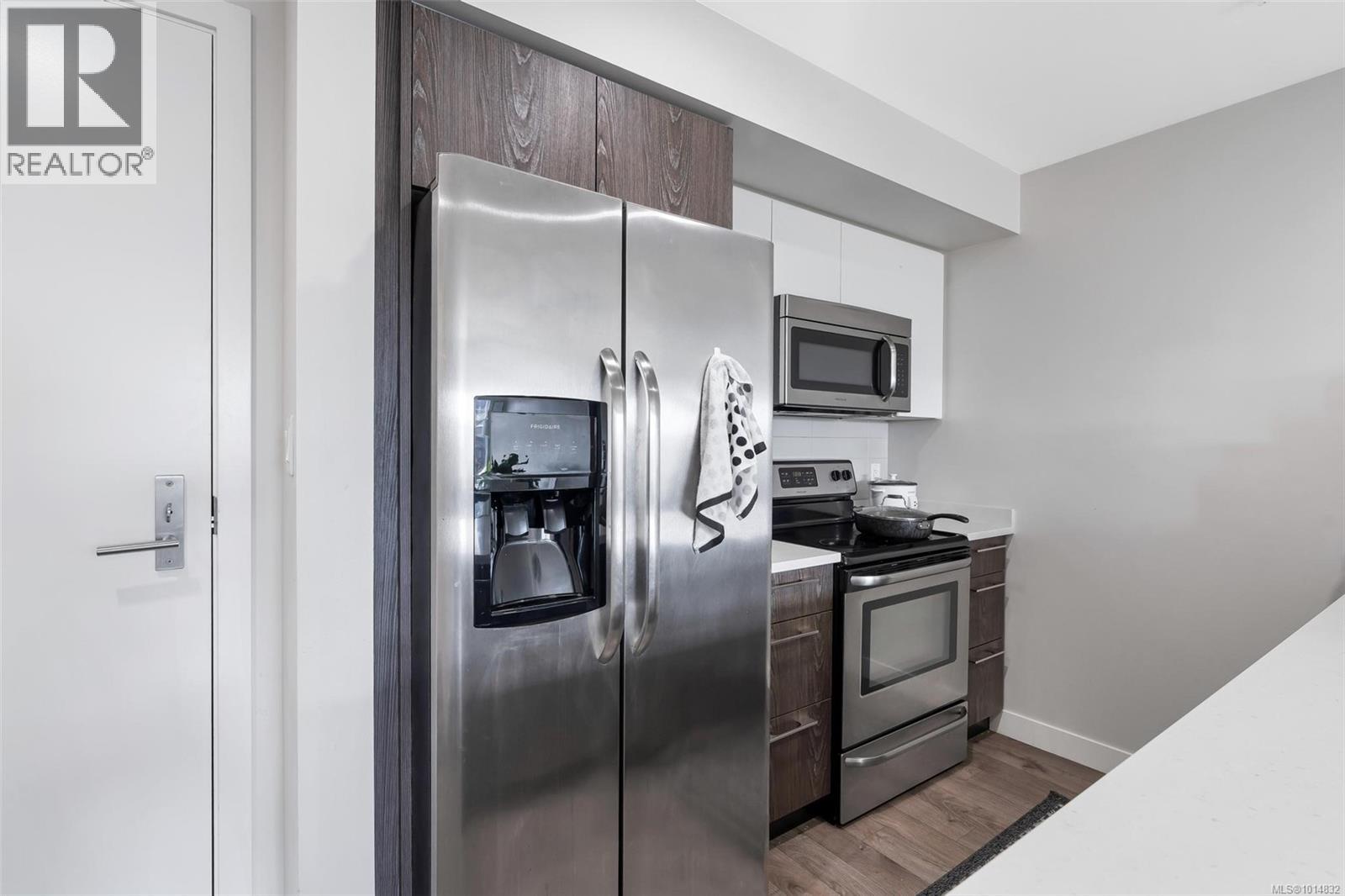 310 1000 Inverness Road, Saanich
