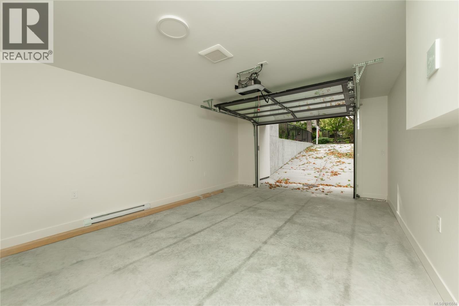 1772 Chandler Avenue, Victoria