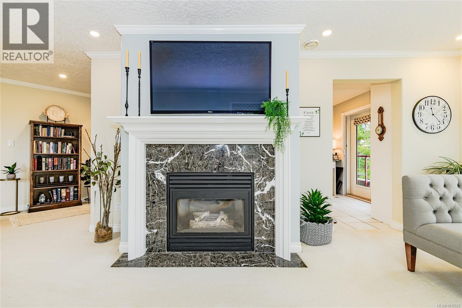 201 940 Boulderwood Rise, Saanich