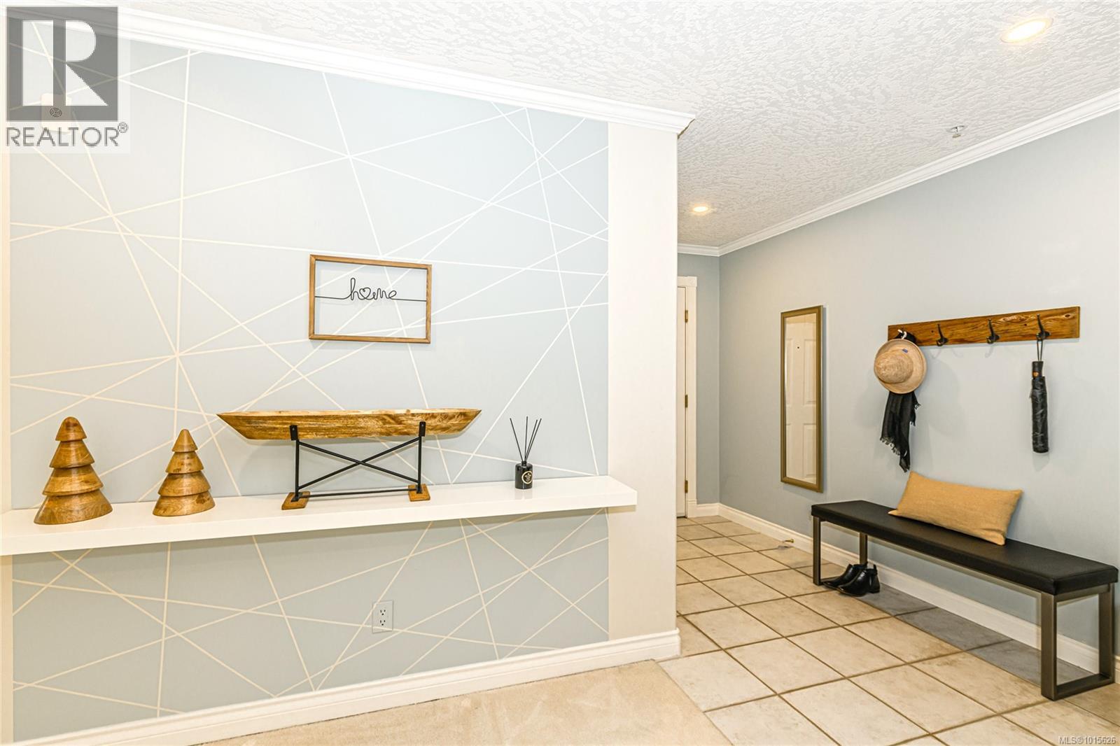 201 940 Boulderwood Rise, Saanich