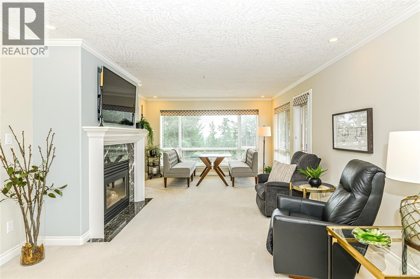 201 940 Boulderwood Rise, Saanich