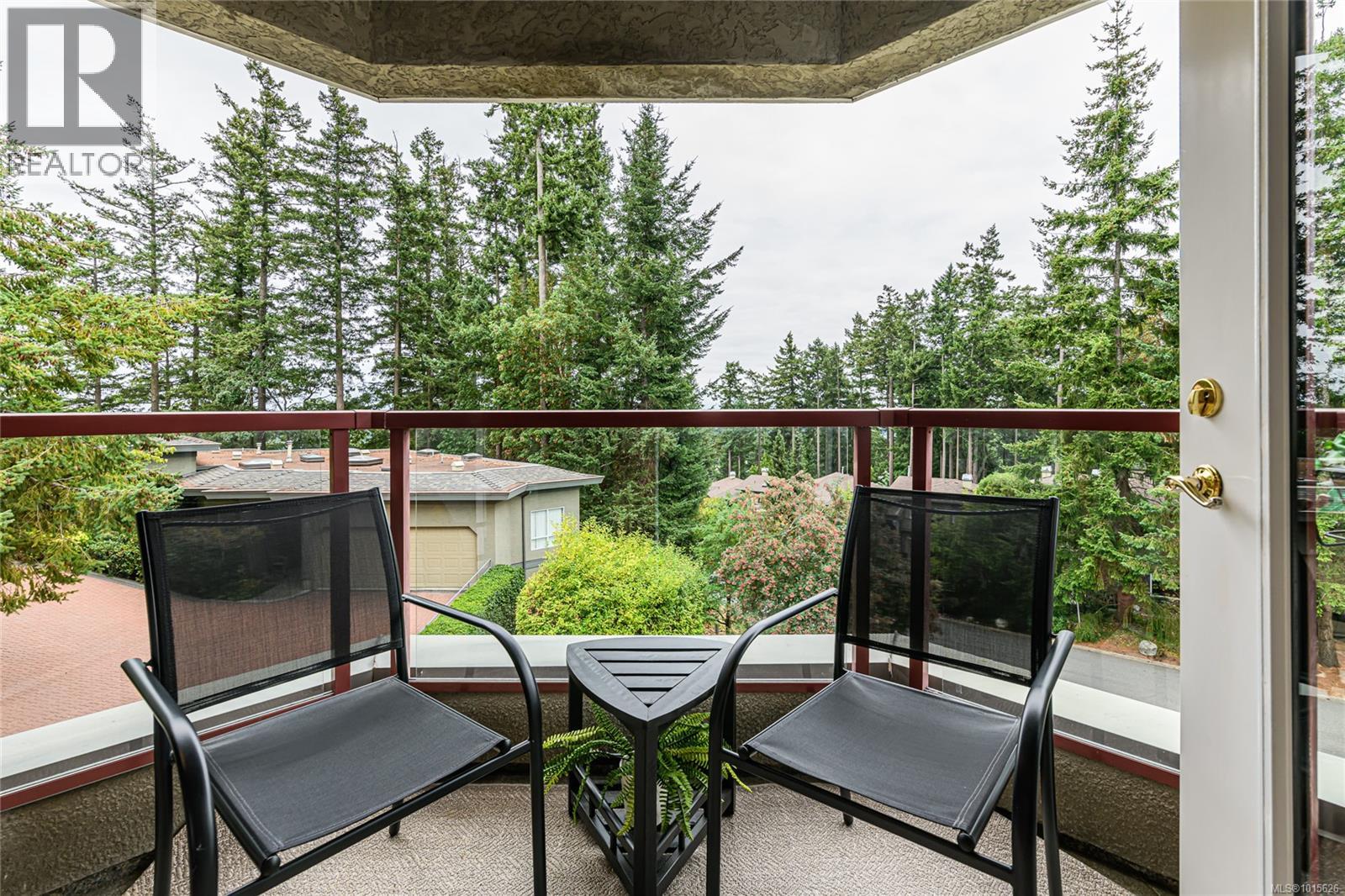 201 940 Boulderwood Rise, Saanich