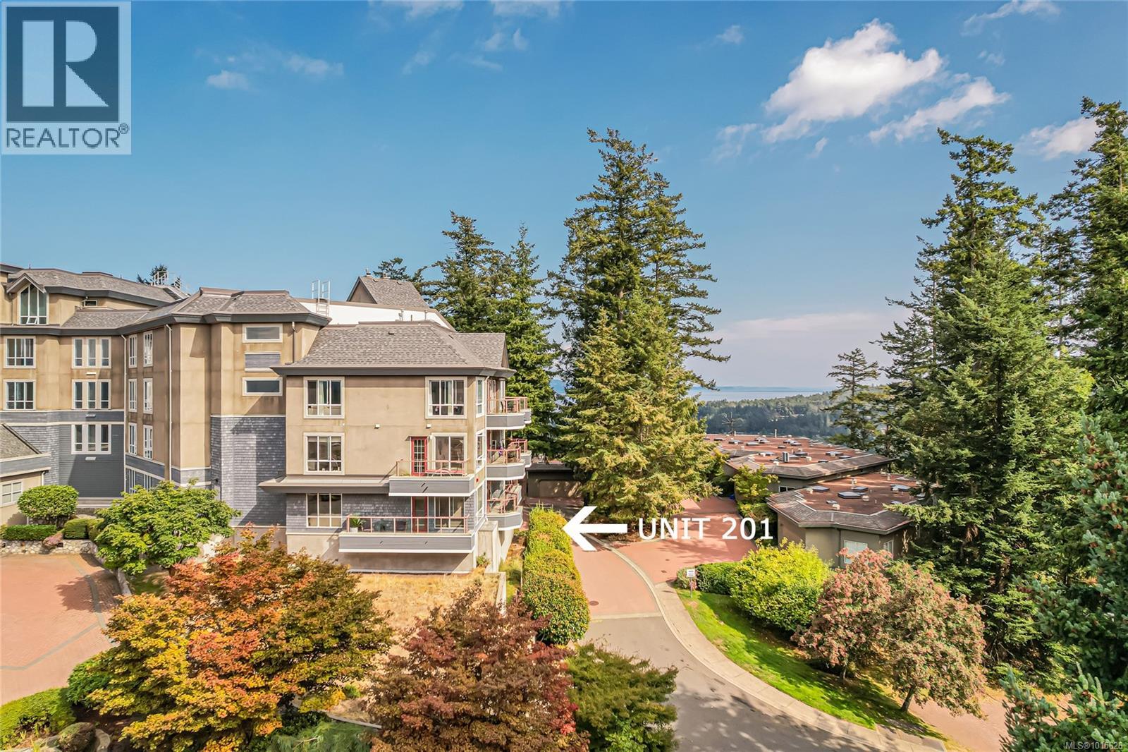 201 940 Boulderwood Rise, Saanich