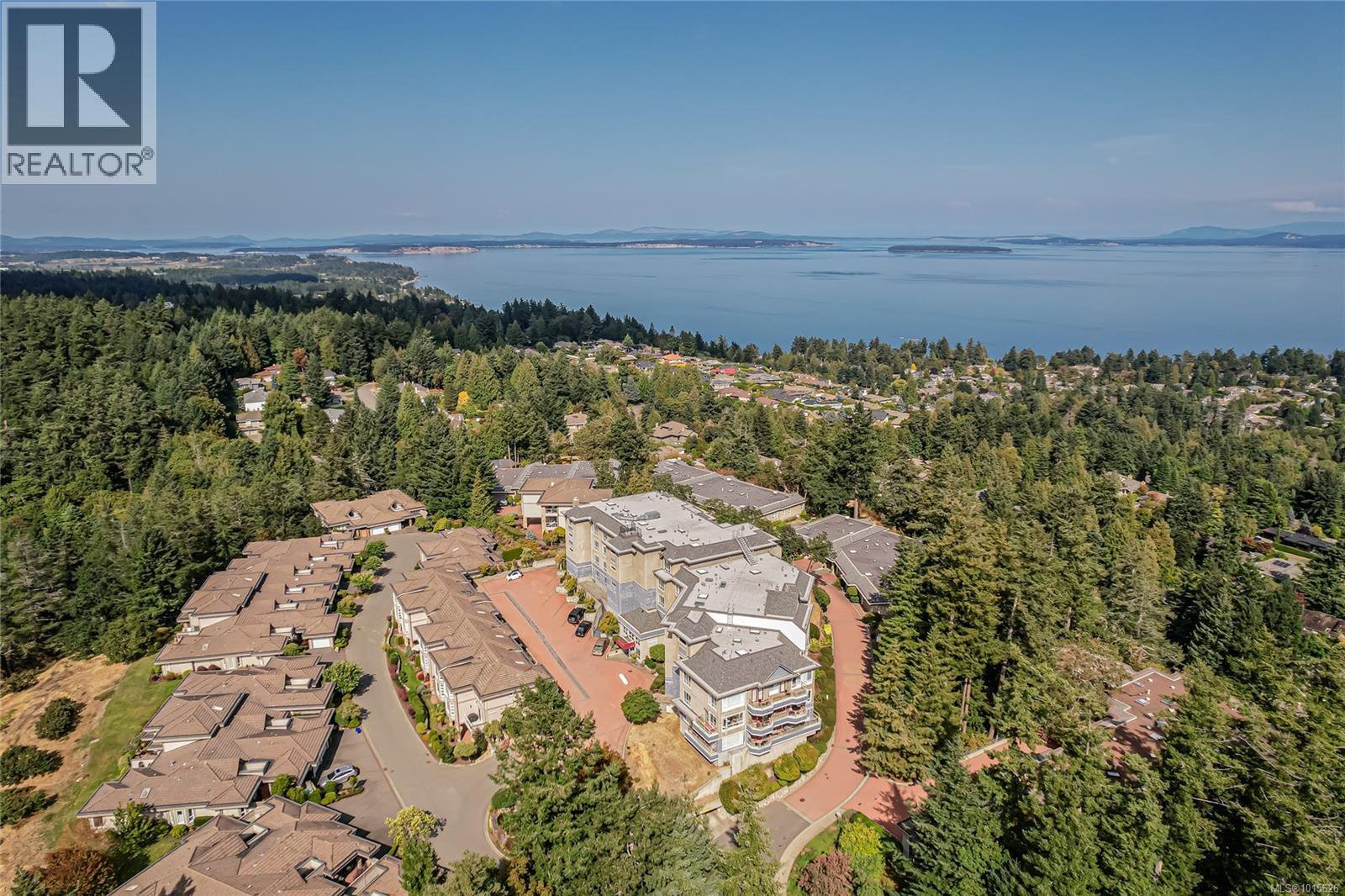 201 940 Boulderwood Rise, Saanich