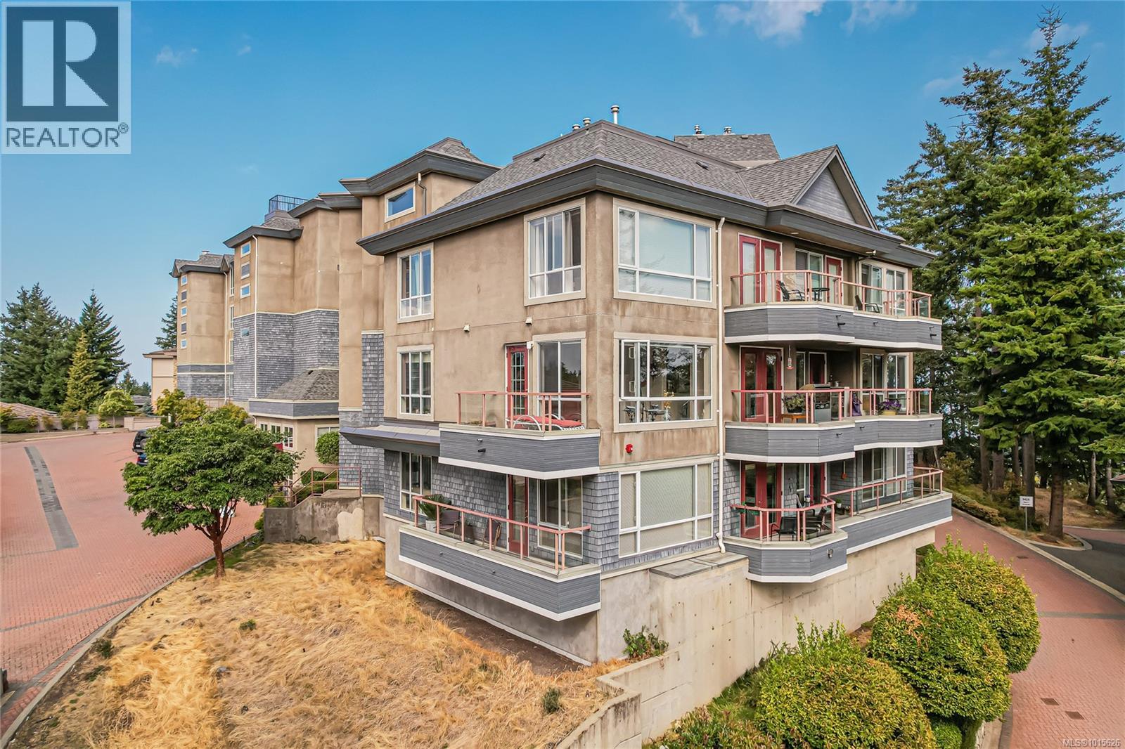 201 940 Boulderwood Rise, Saanich