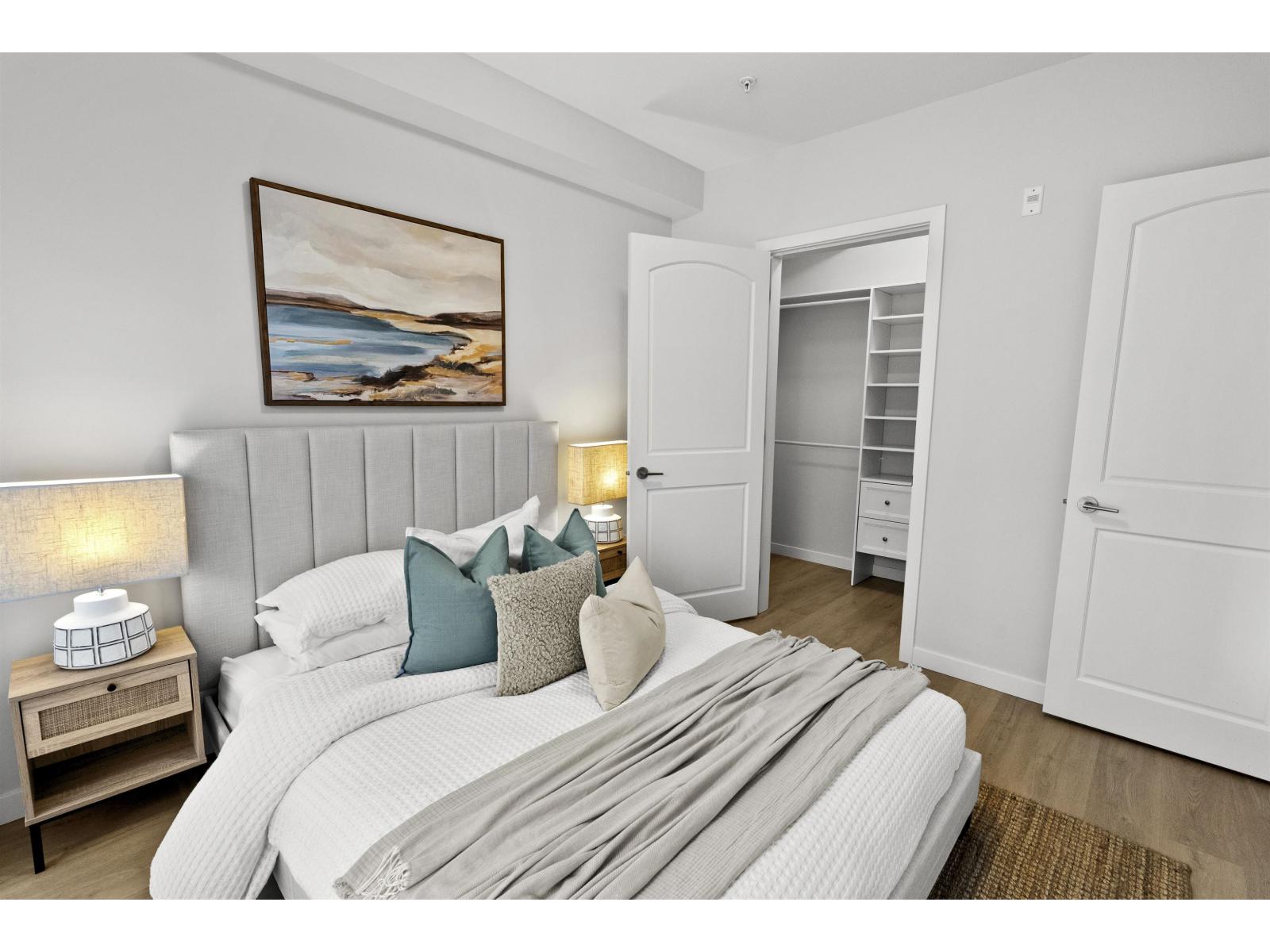 211 6480 194 STREET, Surrey