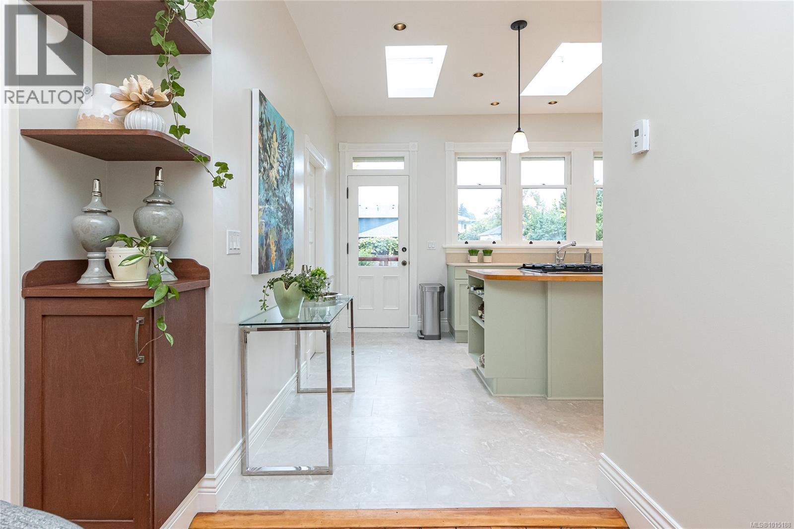  1347 Vining Street, Victoria