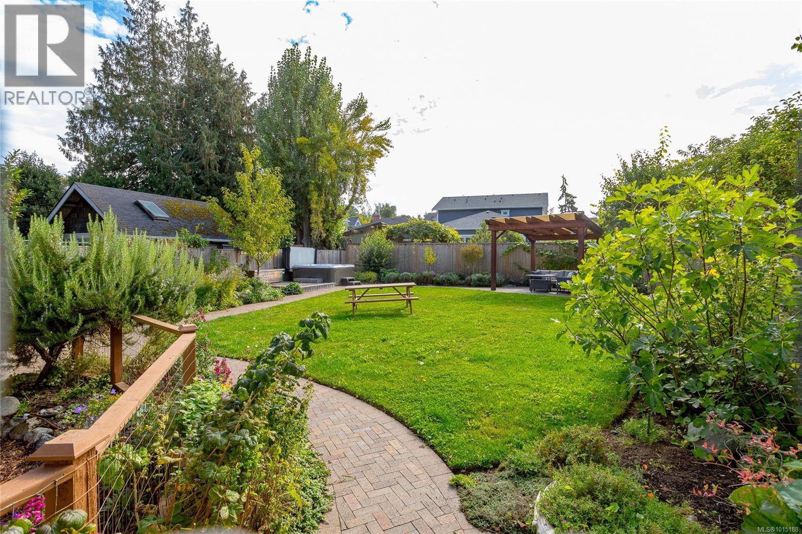  1347 Vining Street, Victoria