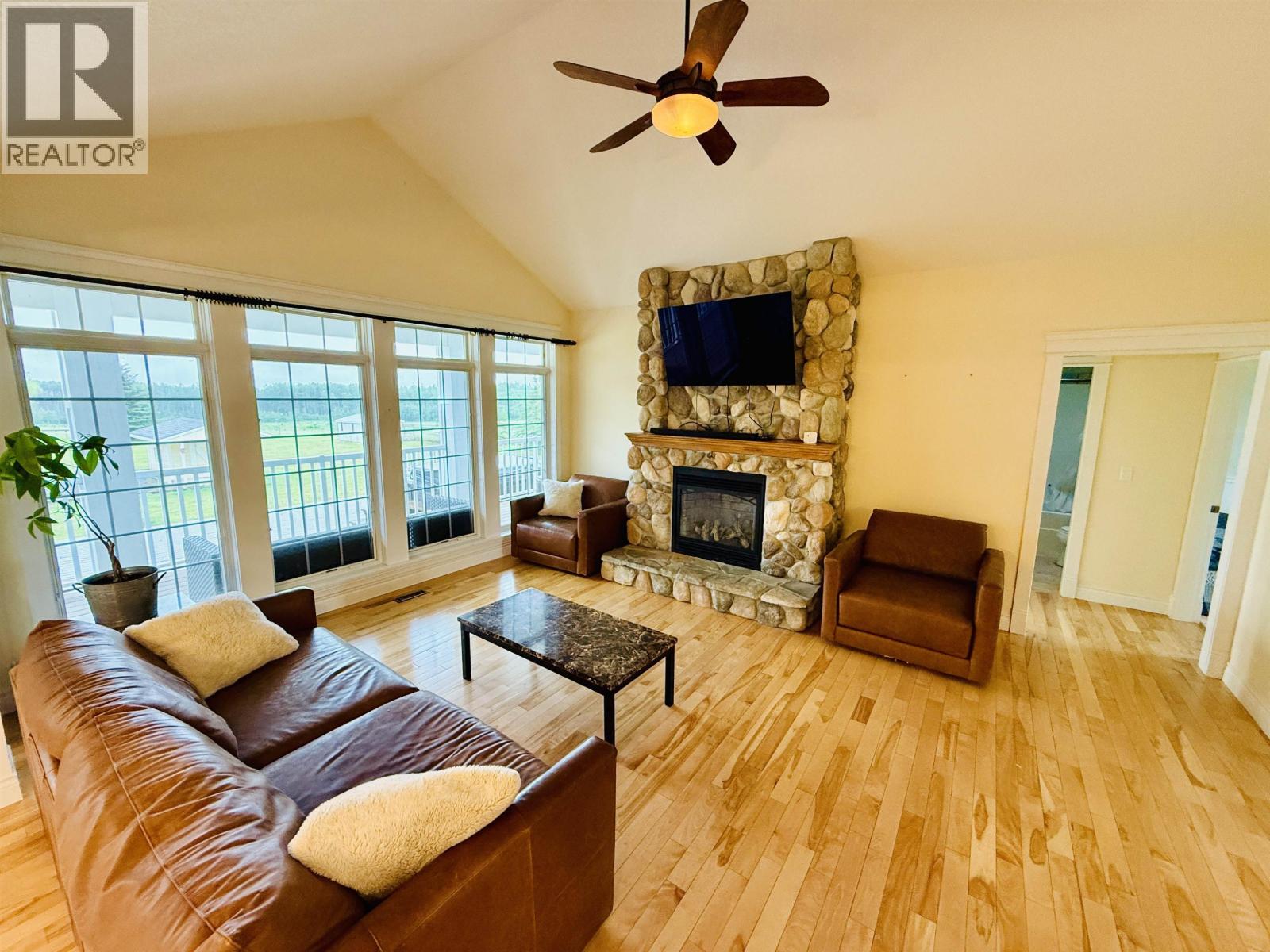 12201 PACIFIC AVENUE, Fort St. John