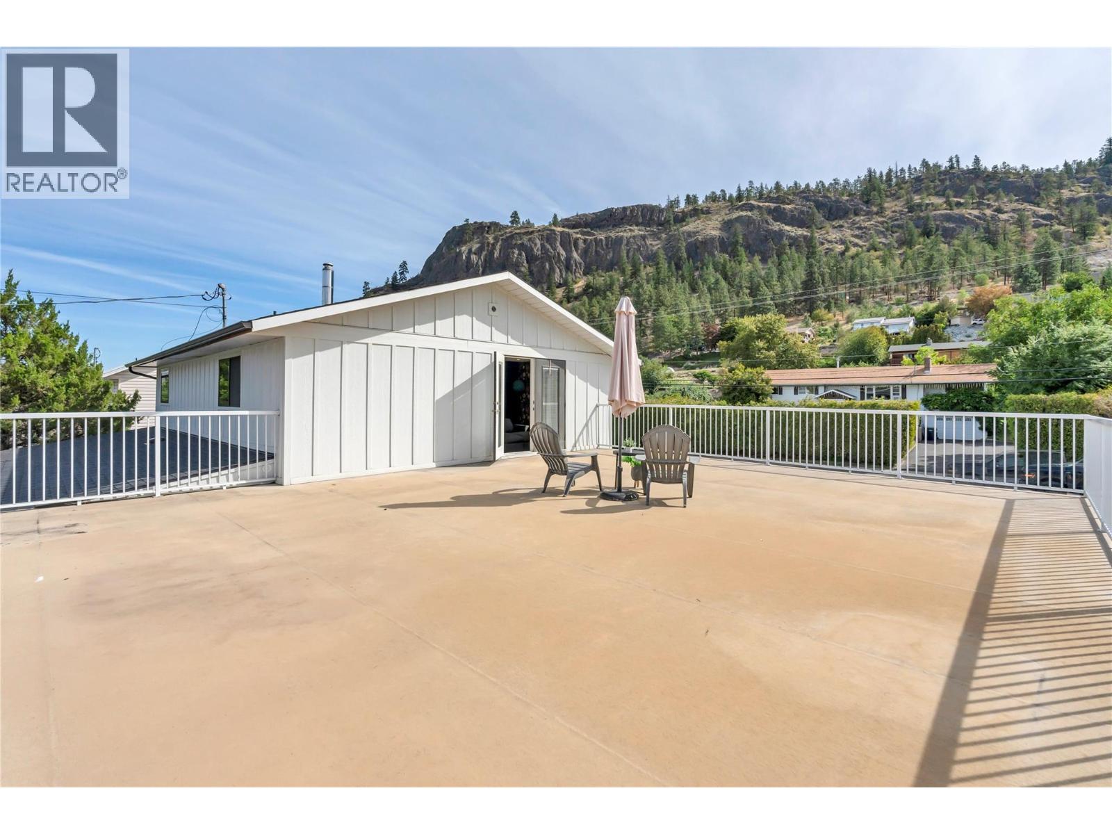 10816 Victoria Road S, Summerland
