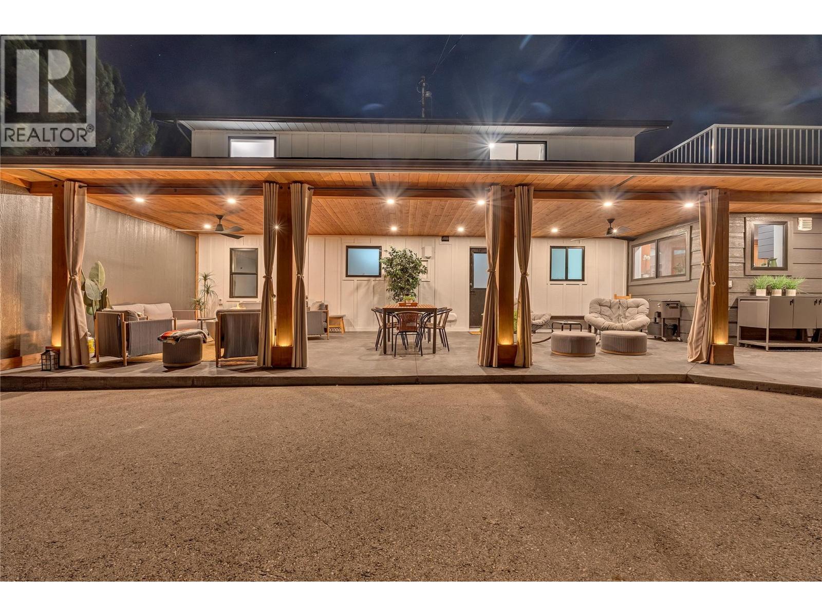 10816 Victoria Road S, Summerland