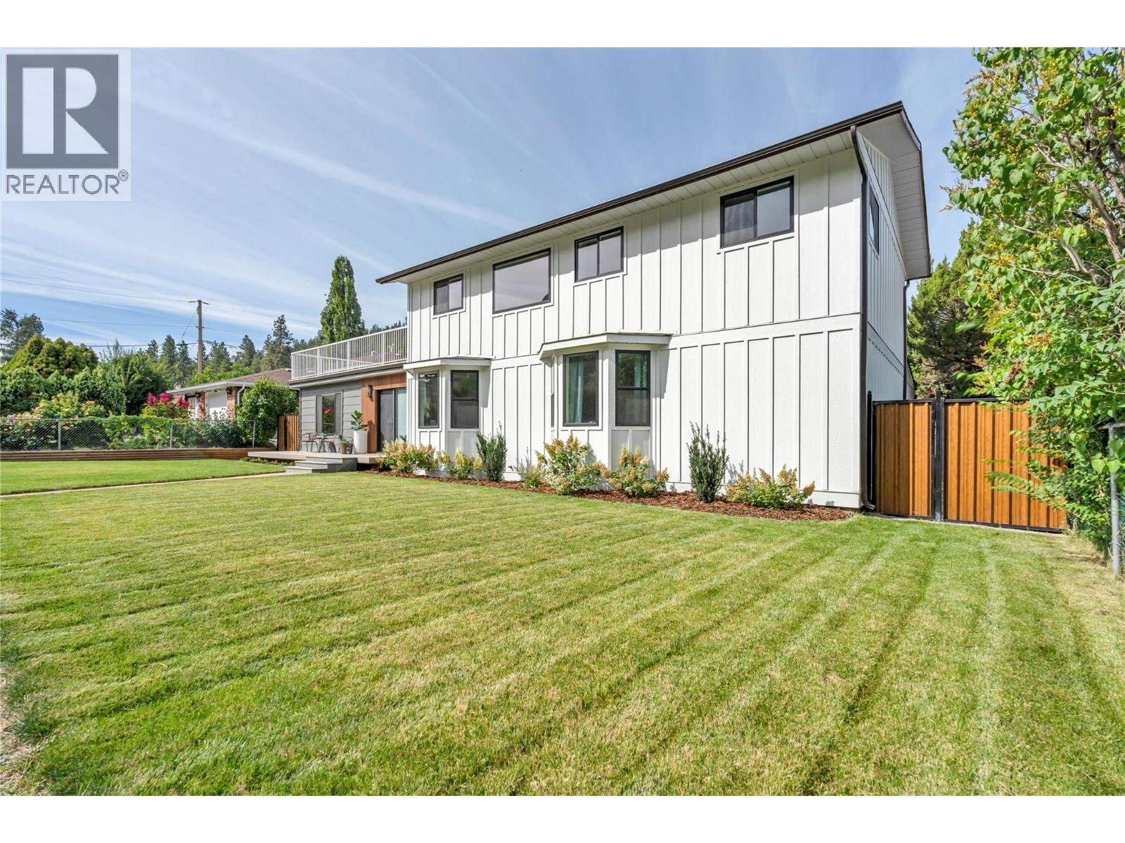 10816 Victoria Road S, Summerland