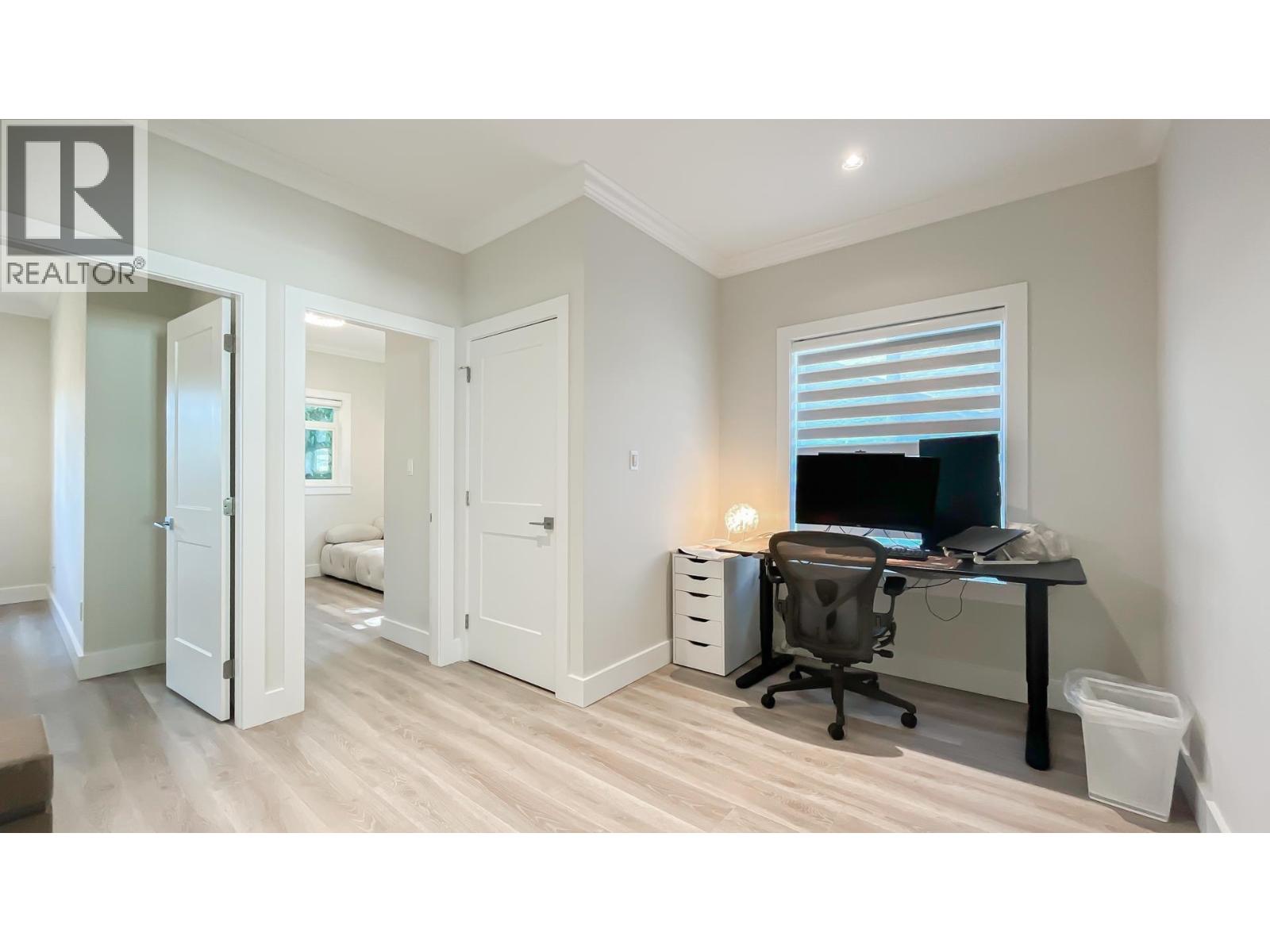 #101-6571 NO. 4 Road, Richmond