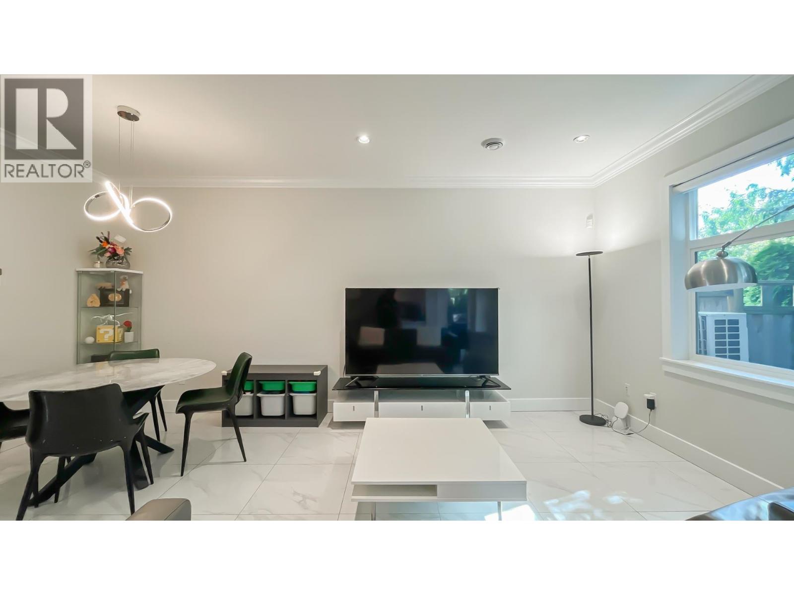 #101-6571 NO. 4 Road, Richmond