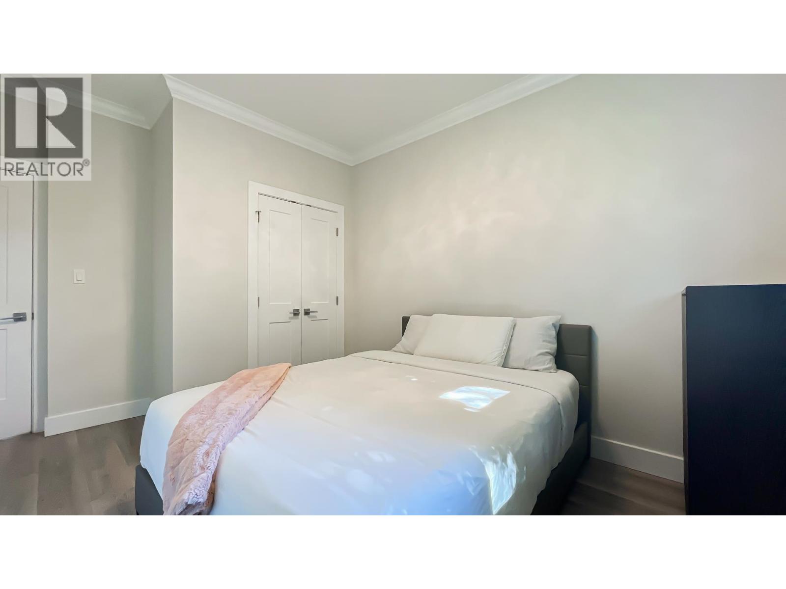 #101-6571 NO. 4 Road, Richmond