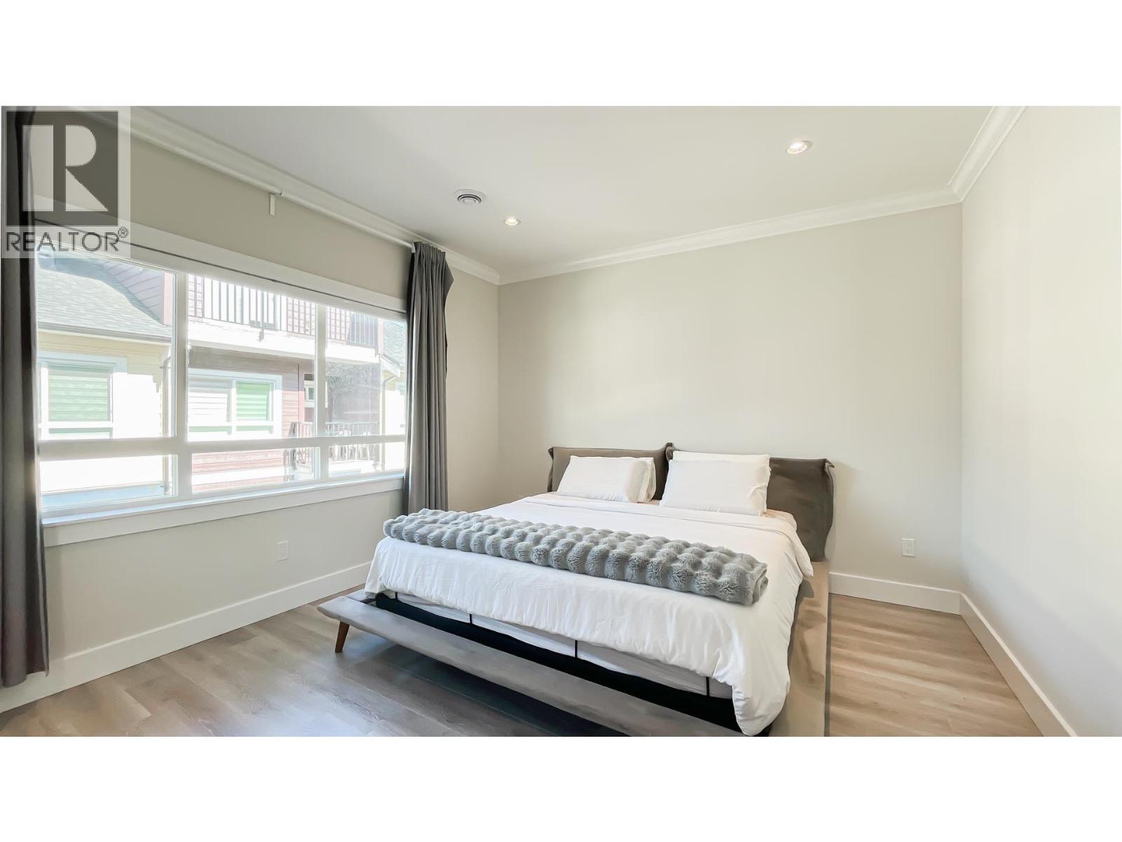 #101-6571 NO. 4 Road, Richmond