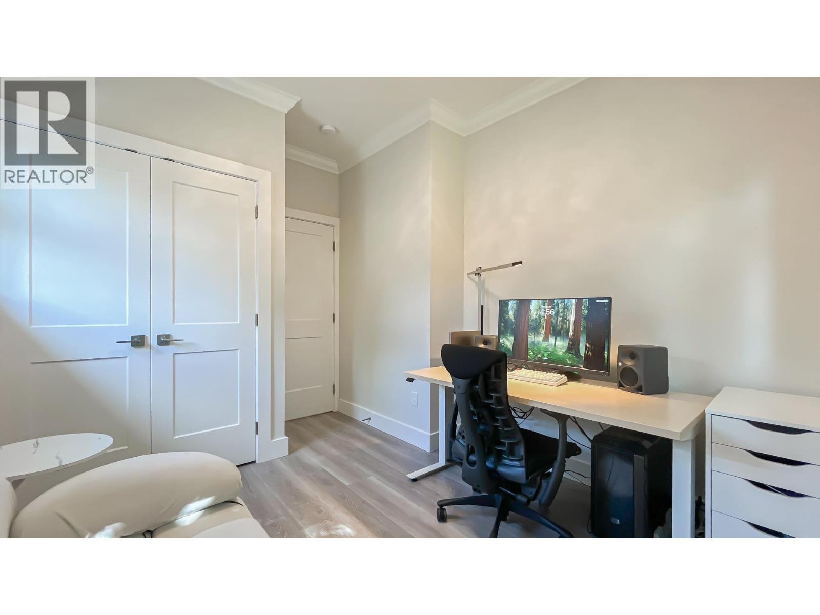 #101-6571 NO. 4 Road, Richmond