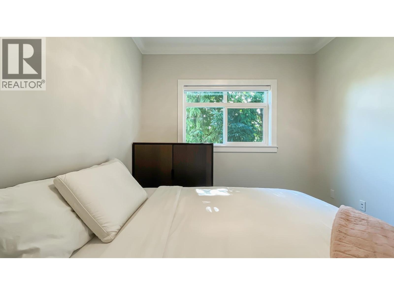#101-6571 NO. 4 Road, Richmond
